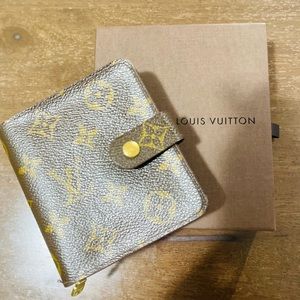 Pre-loved Monogram Short Wallet